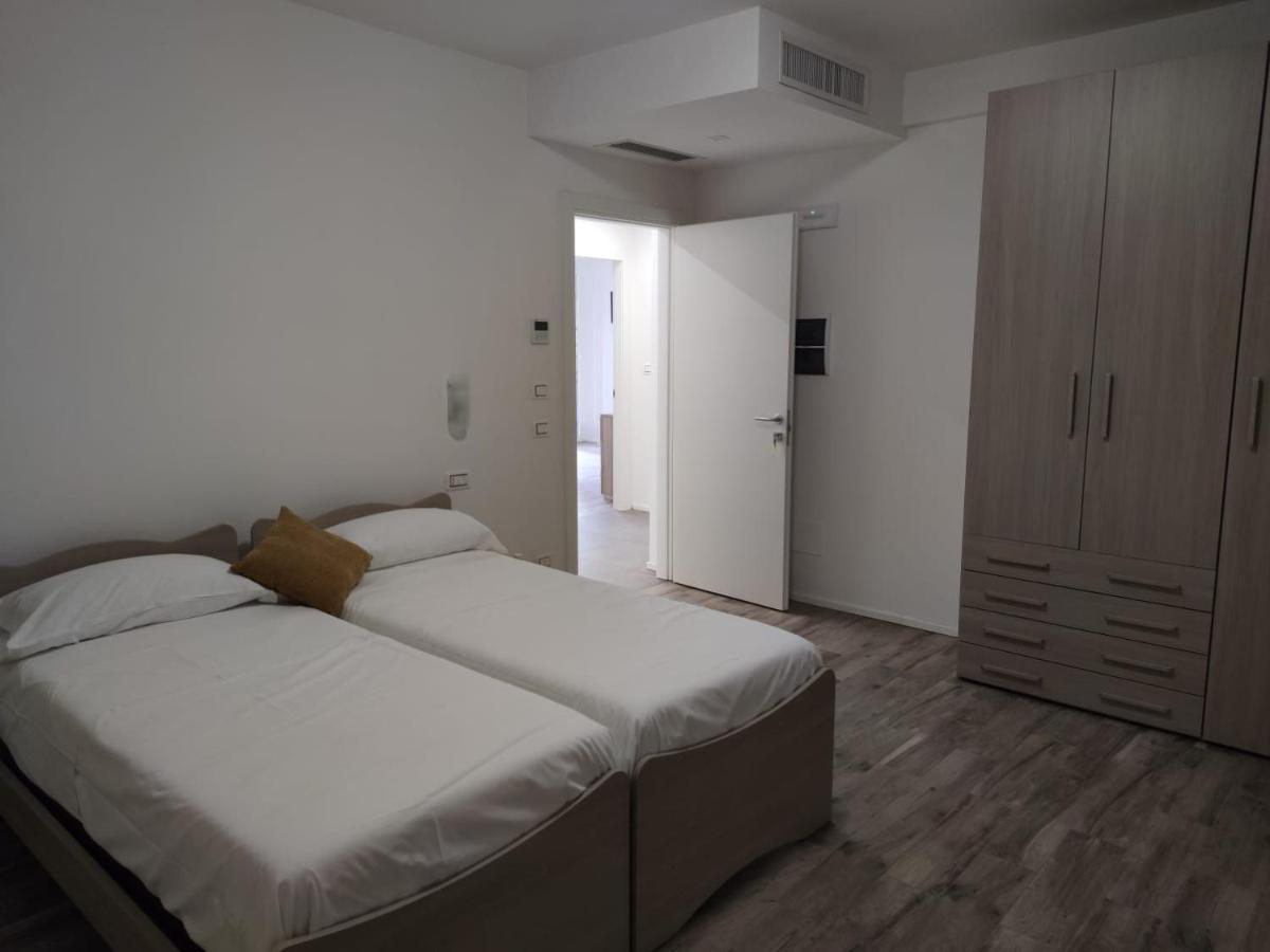 Ca Rossa Hotel Bondeno Bagian luar foto