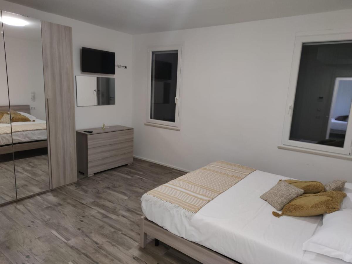 Ca Rossa Hotel Bondeno Bagian luar foto